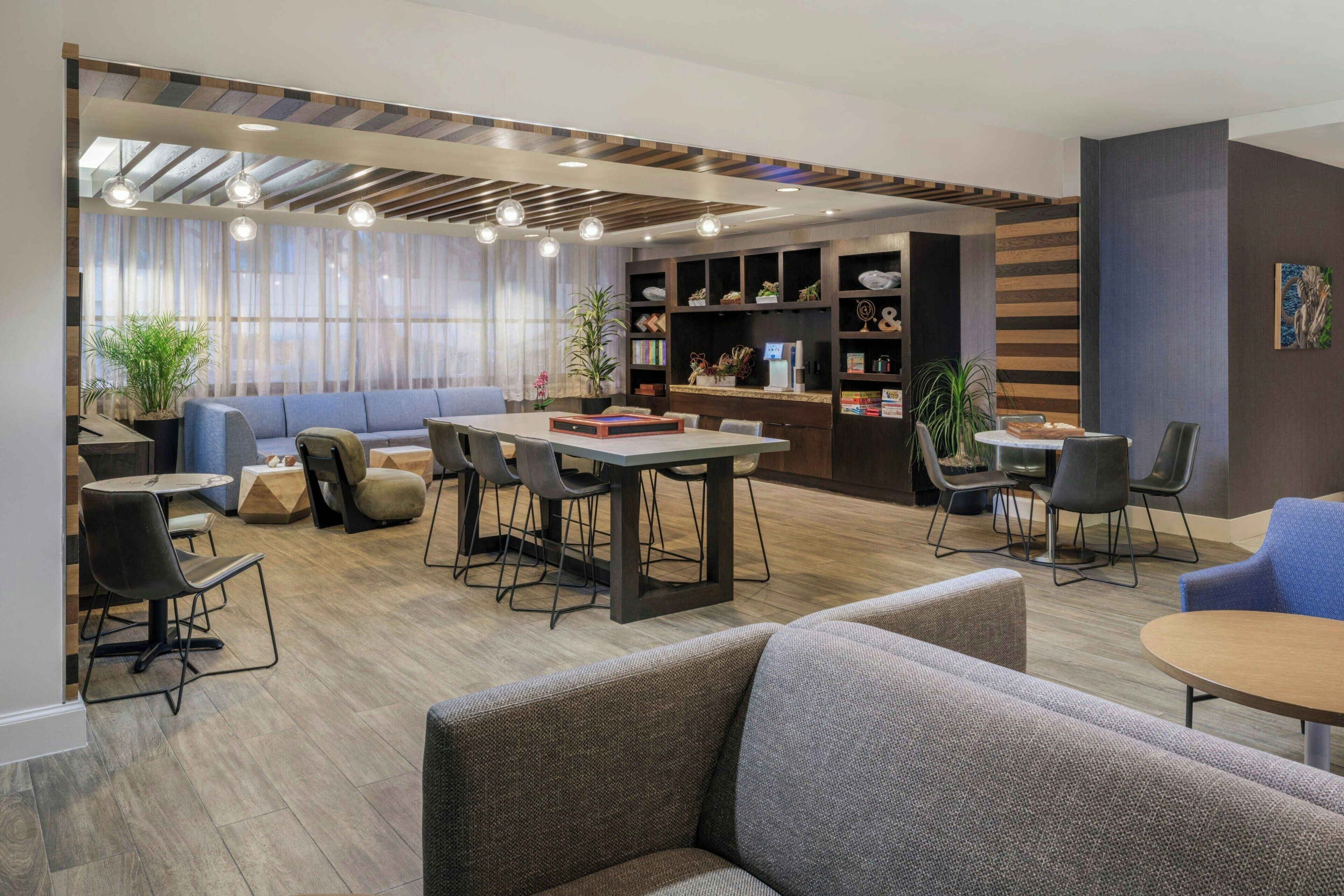 Lobby lounge