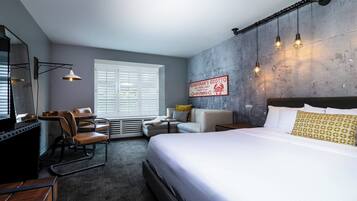 1 kamar tidur, seprai premium, brankas, dan setrika/meja setrika