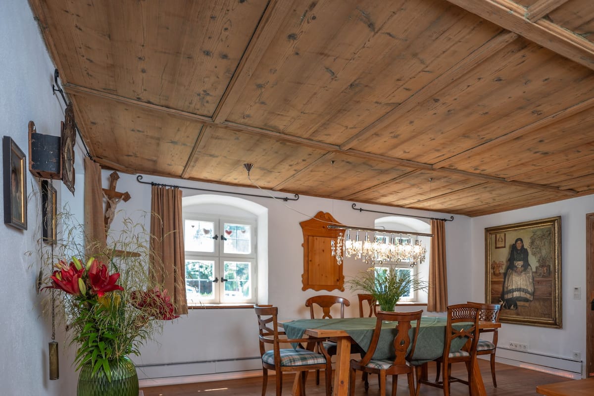 55-inch Smart TV with satellite channels, TV, fireplace