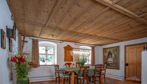 55-inch Smart TV with satellite channels, TV, fireplace - Gut Stohrerhof (Dießen am Ammersee)