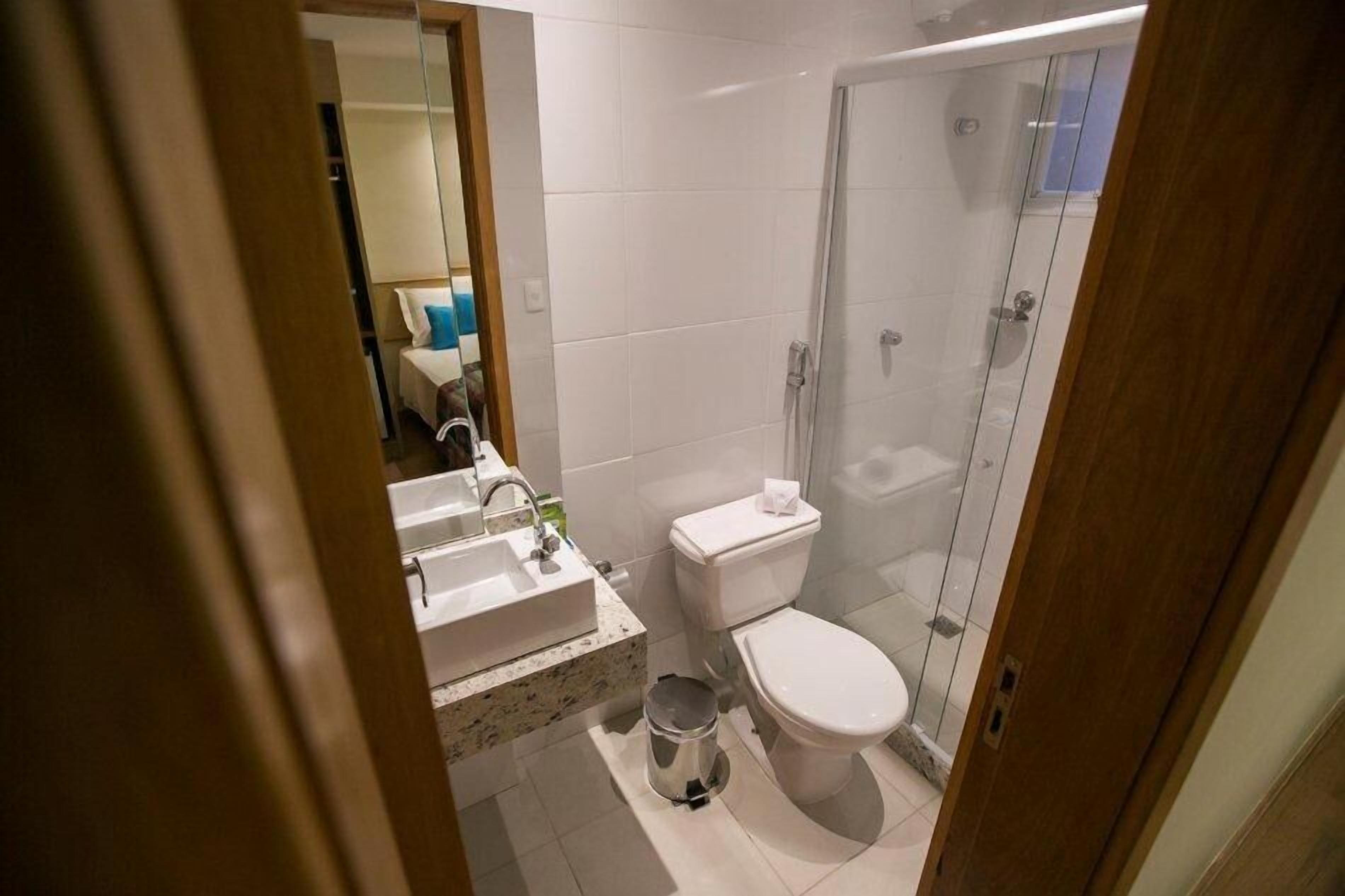 shower, free toiletries, towels, soap