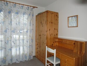Basic Apartment, Terrace, Ground Floor (Ferienwohnung 2)