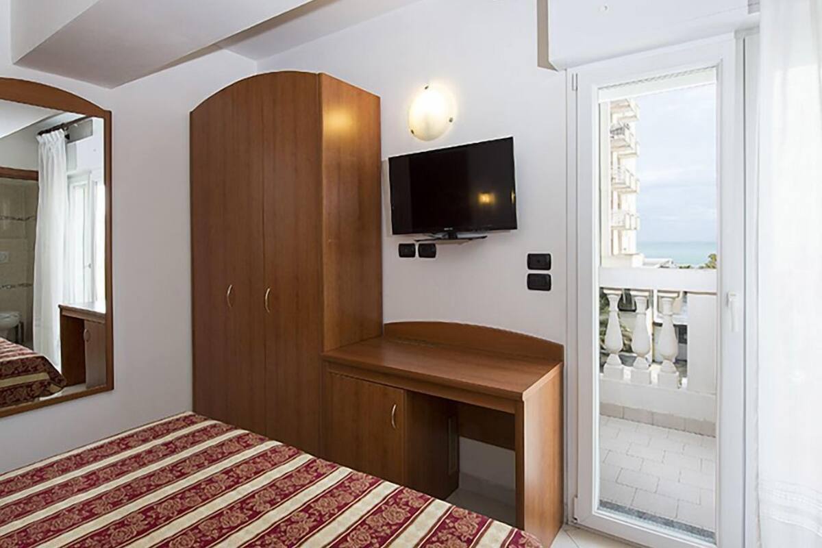 1 bedroom, in-room safe, soundproofing, cots/infant beds