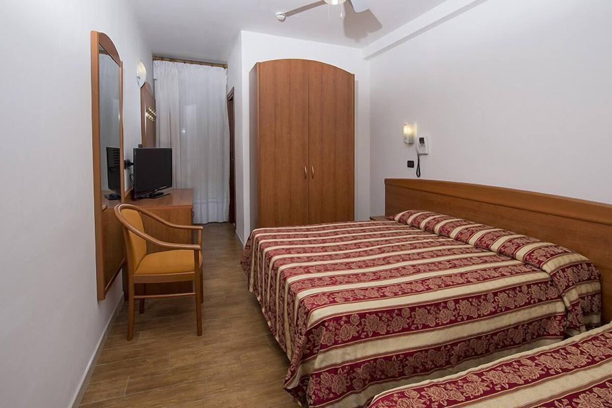 1 bedroom, in-room safe, soundproofing, cots/infant beds