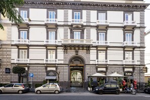Front of property - Hotel Palazzo Argenta (Naples)