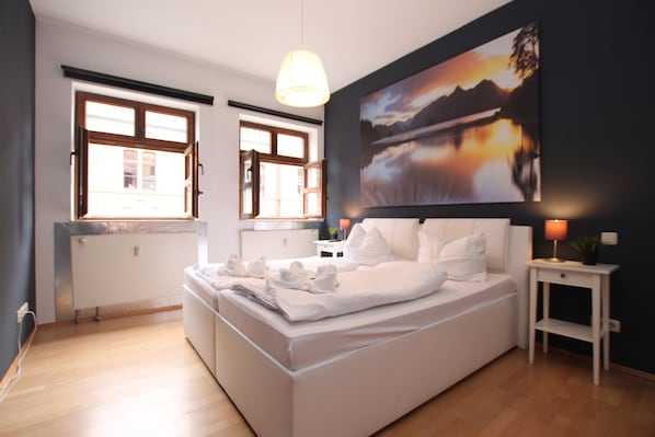 Apartamento | Roupas de cama premium, escrivaninha, ferros/tábuas de passar roupa