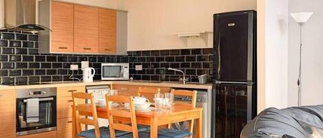 Premier Apartment, 2 Bedrooms | Private kitchen | Full-size fridge, microwave, oven, stovetop