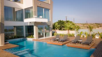 Vila Elite, pemandangan pantai | Bagian depan properti