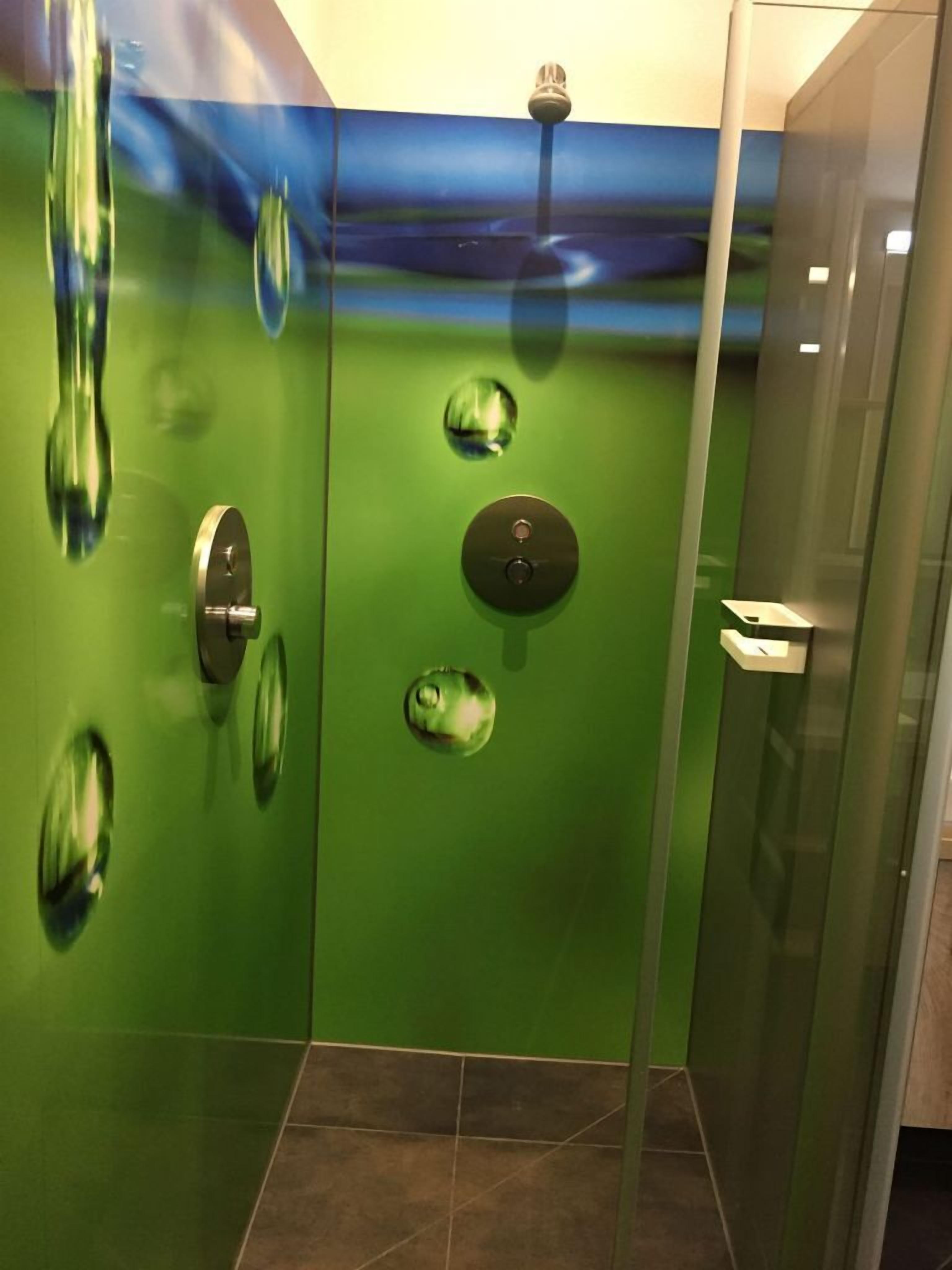 twin room, shared bathroom (schlummerhütte) | bathroom | shower, hair dryer, towels