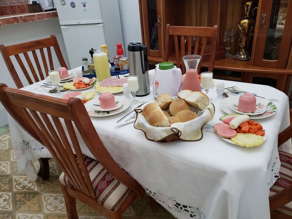 Daily cooked-to-order breakfast (USD 5 per person)