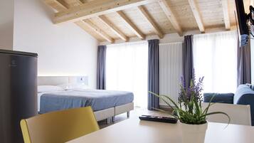 Doppia Superior | Una cassaforte in camera, una scrivania, insonorizzazione