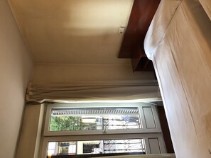 双人房或双床房 | 免费 WiFi、床单