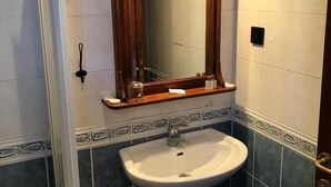 Economy Room, 1 Double Bed, Non Smoking, Courtyard View | Bathroom - Simple (Antalya)