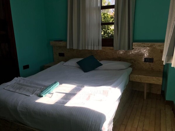 Economy Room, 1 Double Bed, Non Smoking, Courtyard View | Free WiFi