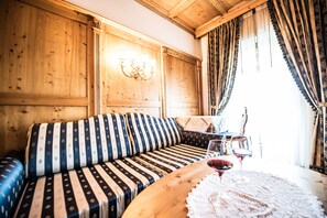 浪漫双人房, 山景 | 客房内保险箱、特色装修、特色家居、免费 WiFi