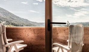 In-room safe, individually decorated, individually furnished, free WiFi - Enzian Genziana (Castelrotto)