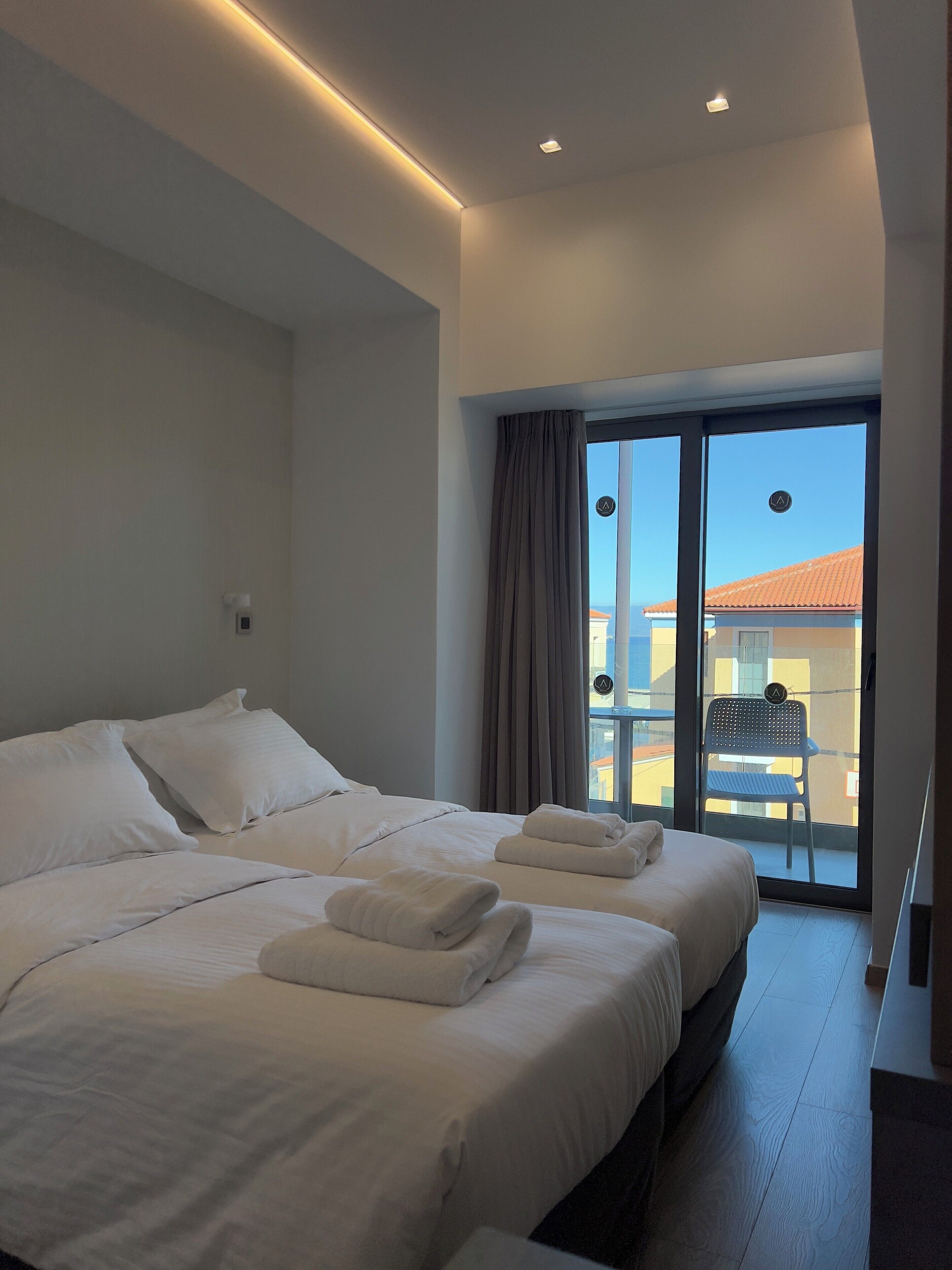 Standard Twin Room | Premium bedding, in-room safe, blackout drapes, soundproofing