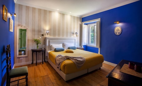Decoración personalizada, muebles diferentes y escritorio