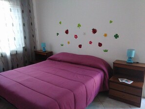 Double Room, 1 Double Bed, Shared Bathroom | Individually decorated, free cots/infant beds, free WiFi, bed sheets - La Corte dei Morra (Venafro)