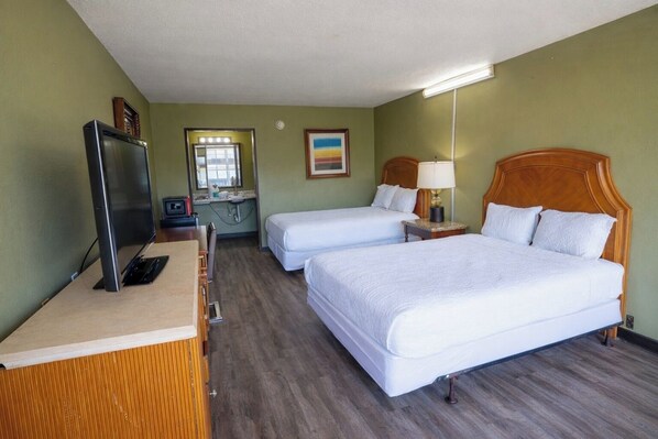 Premium bedding, individually furnished, free WiFi, bed sheets - 1st Place Hotel Decatur I-20 East Atlanta (Decatur)