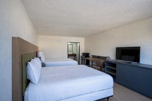Premium bedding, individually furnished, free WiFi, bed sheets - 1st Place Hotel Decatur I-20 East Atlanta (Decatur)