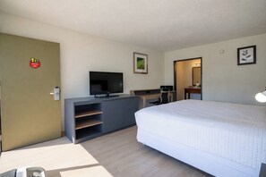 Ropa de cama de alta calidad, muebles diferentes y wifi gratis 