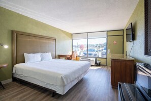 Premium bedding, individually furnished, free WiFi, bed sheets - 1st Place Hotel Decatur I-20 East Atlanta (Decatur)