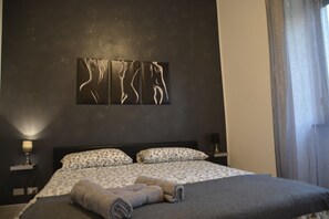 1 多间卧室、客房内保险箱、熨斗/熨衣板、免费 WiFi