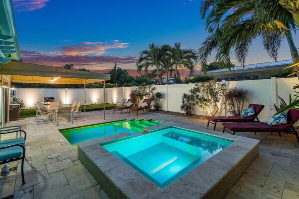 حمّام سباحة مُدفَّأ