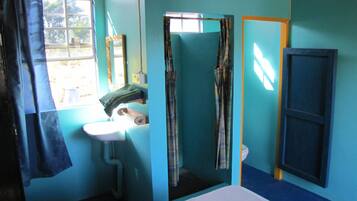 Kamar Double Basic, pemandangan laut | Wi-Fi (biaya tambahan)