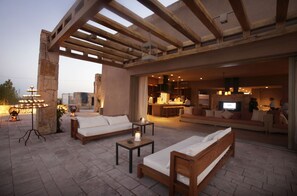 Free daily local cuisine breakfast