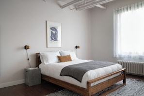 Classic-Studio, 1 Queen-Bett und Schlafsofa (304) | Allergikerbettwaren, individuell dekoriert, individuell eingerichtet