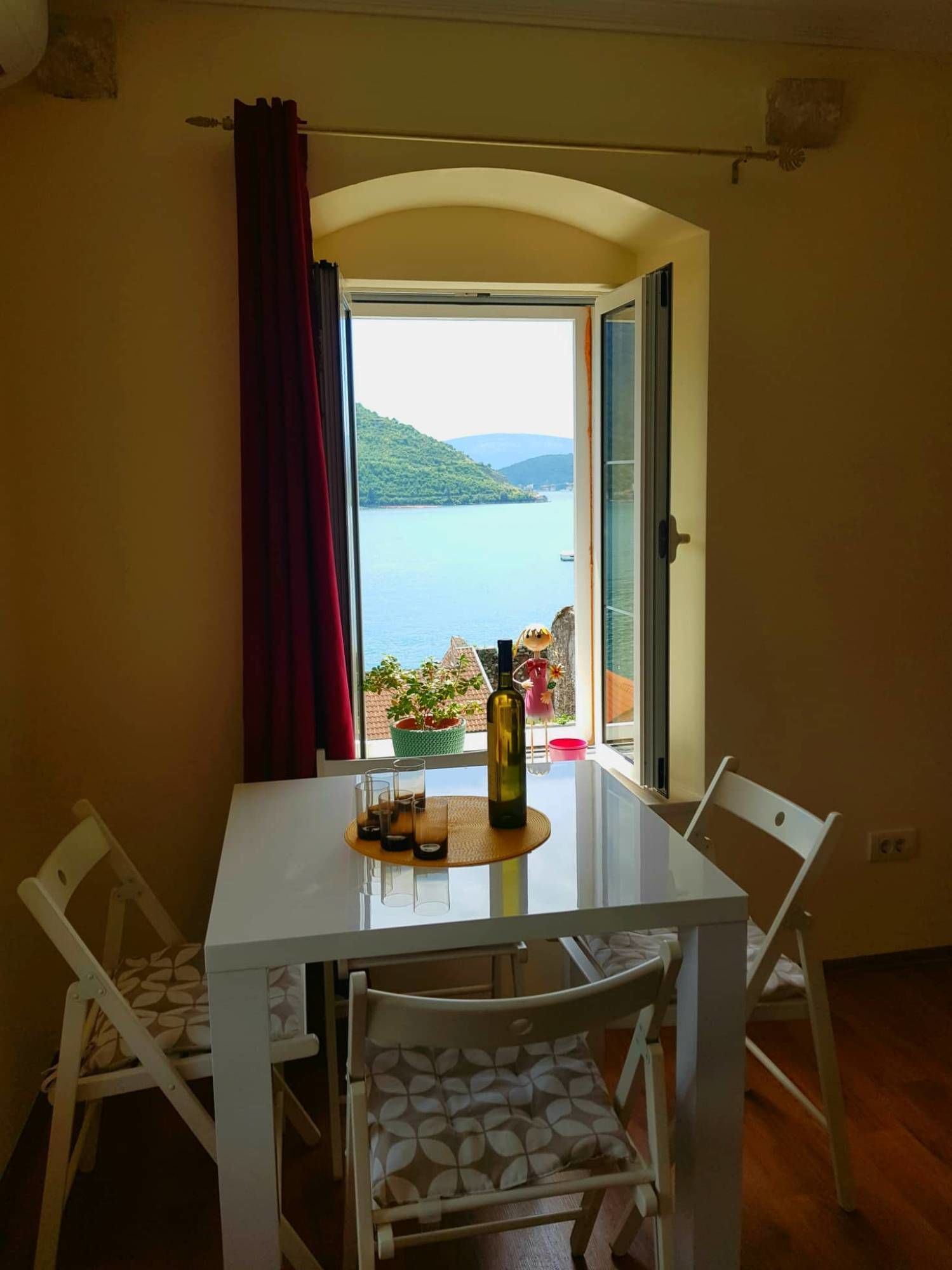 Villa, Sea View | In-room dining