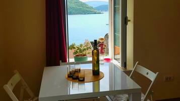 Villa, Sea View | In-room dining