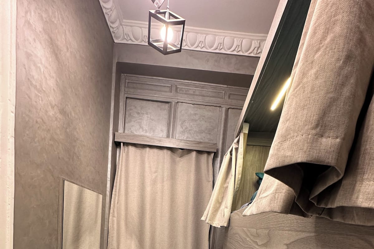 Slaapzaal, alleen voor vrouwen, airconditioning | Een kluis op de kamer, verduisterende gordijnen, gratis wifi, beddengoed