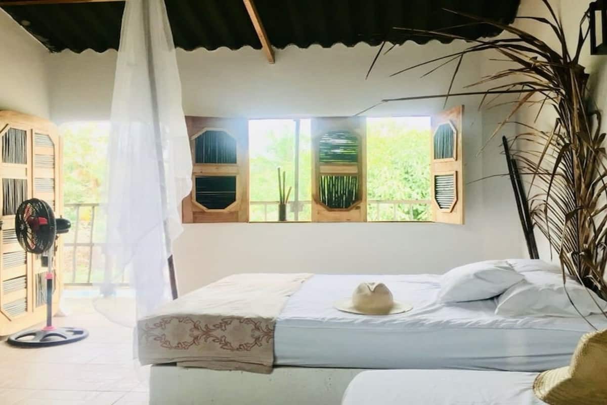 Comfort Room, Pool View