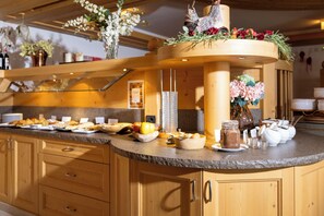 Colazione a buffet inclusa, servita tutte le mattine 