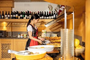Free daily buffet breakfast