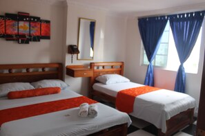 Individually furnished, desk, laptop workspace, blackout drapes - Hotel San Rey (Bucaramanga)