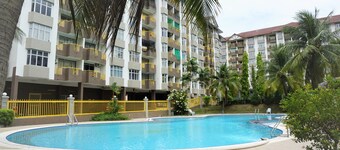 Sea Breeze 6pax 3R2B Port Dickson Simple Getaway