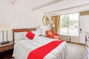 办公桌、熨斗/熨衣板、免费 WiFi、床单