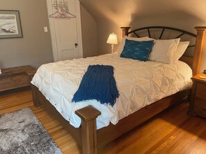 Deluxe Room, 1 Queen Bed