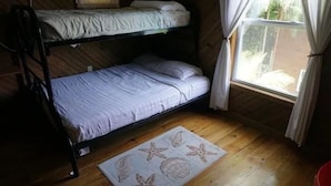 Iron/ironing board, bed sheets