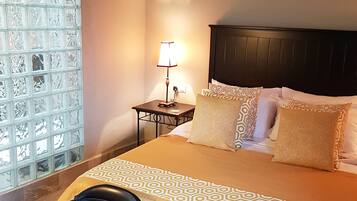 Suite junior, vistas a la montaña | 1 dormitorio, sábanas de algodón egipcio, ropa de cama de alta calidad