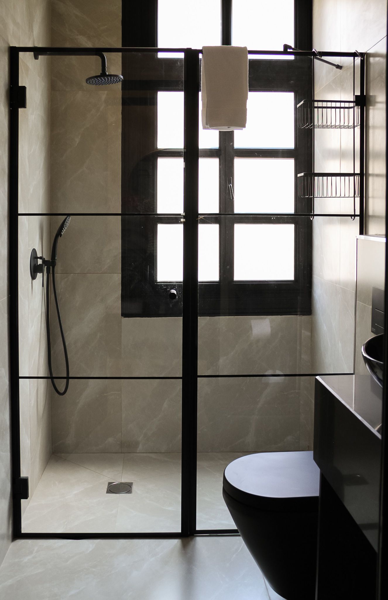 deluxe double room | bathroom shower