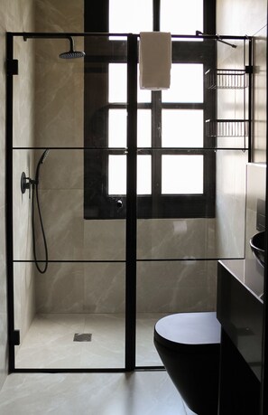 Habitación Deluxe doble | Ducha del cuarto de baño