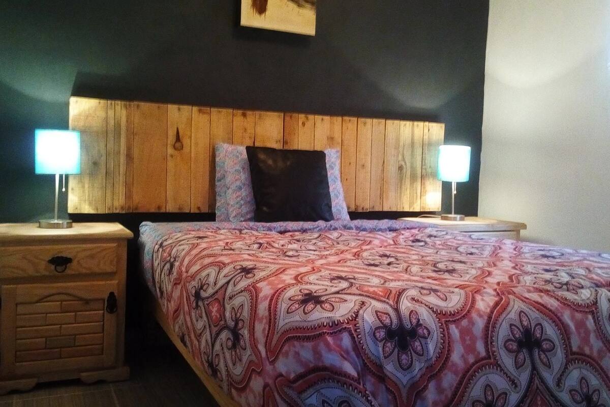 Apartamento familiar | Cortinas opacas, tabla de planchar con plancha, wifi gratis