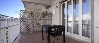 Etna Sea House