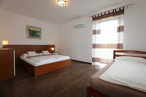 3 habitaciones, internet y ropa de cama 