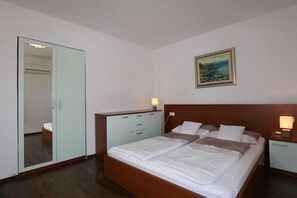 3 bedrooms, free WiFi, bed sheets